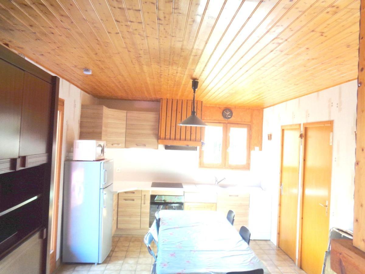 Chalet Charmant A Saint-Gerons Avec Piscine Partagee المظهر الخارجي الصورة